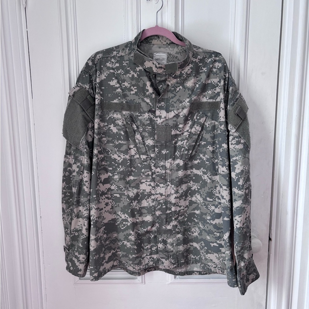 Men’s Vintage US/Nato Army Combat Uniform in Universal Camouflage Size XLarge